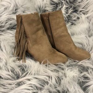 Ankle Boot ( gentle used)